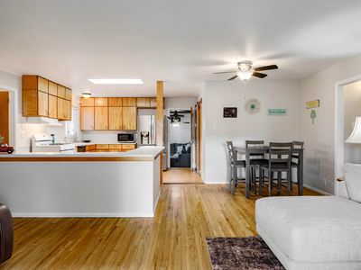 3921 Hilton Ave NE, Albuquerque, NM, 87110