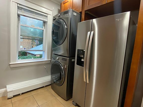 4th image of 26 Valdale Ave #1B
