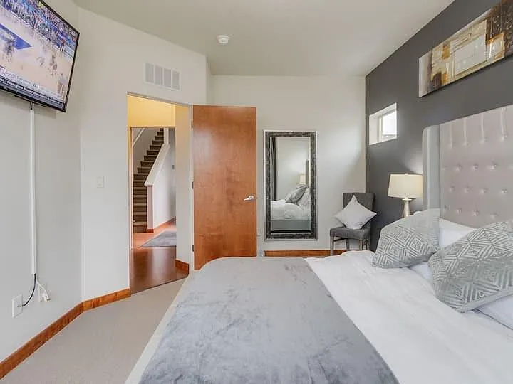 1705 S Vermont Ave — Photo 12