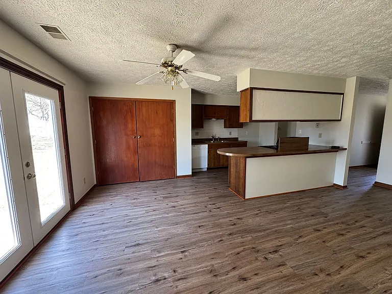 378 Boonesboro Rd — Photo 4