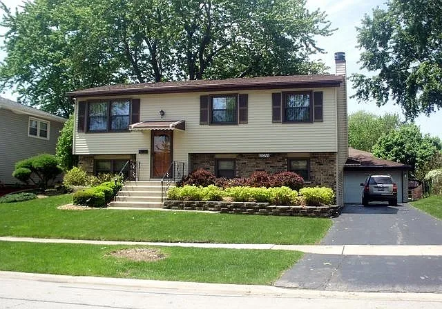 16420 Parliament Ave photo 1