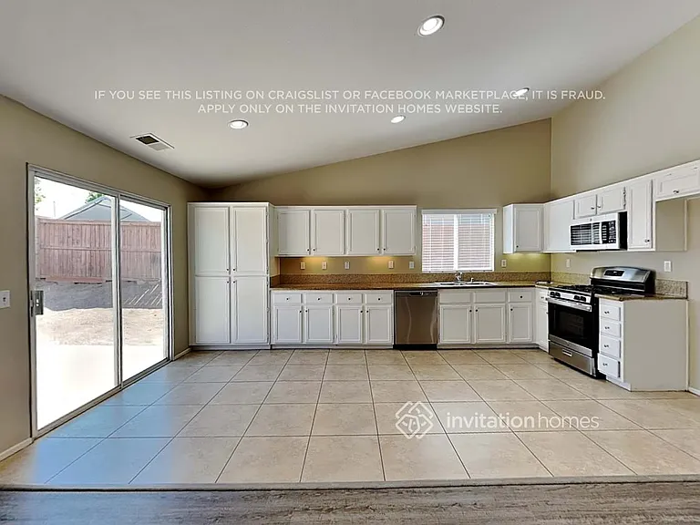 25375 Mountain Springs St — Photo 8