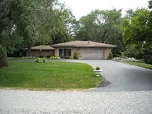 676 Brookwood Dr photo 1