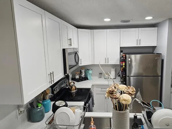 1827 Runners Way, North Lauderdale, FL 33068