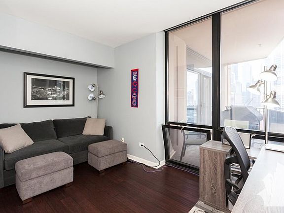 5th image of 435 W Erie St APT 1407