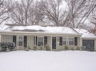10115 W 89th Ter, Overland Park, KS 66212