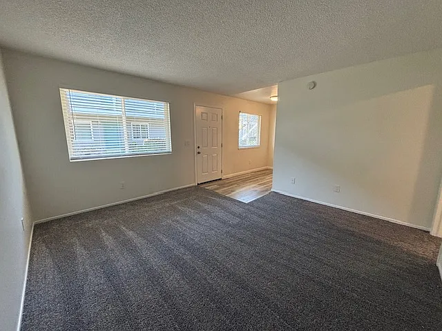 Carmel Ave Apartments — Photo 12