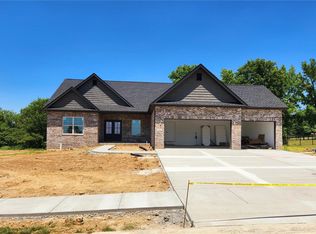 3745 Golfview Cir, Shiloh, IL 62221