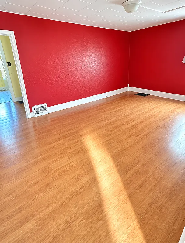 3 bed, 2.0 bath, 1344 sqft, $1,800 — Photo 2