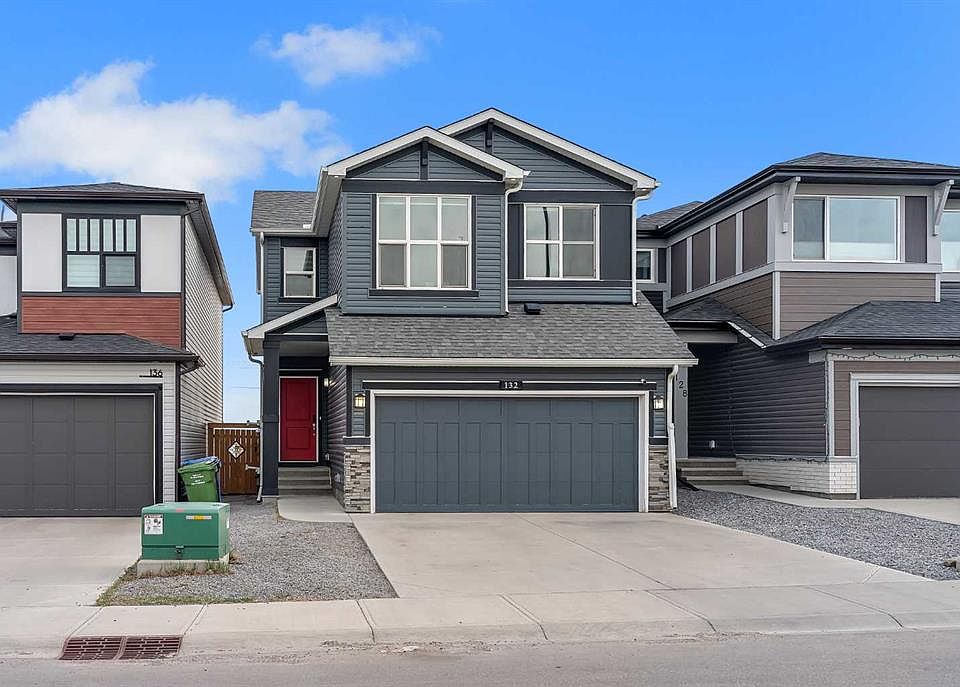 1st image of 132 N Howse Cres NE
