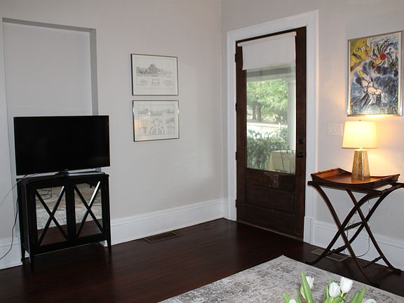 5th image of 321 10th St NE APT 2