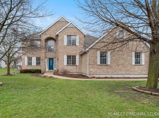 716 Cornwall Cir, Sugar Grove, IL 60554