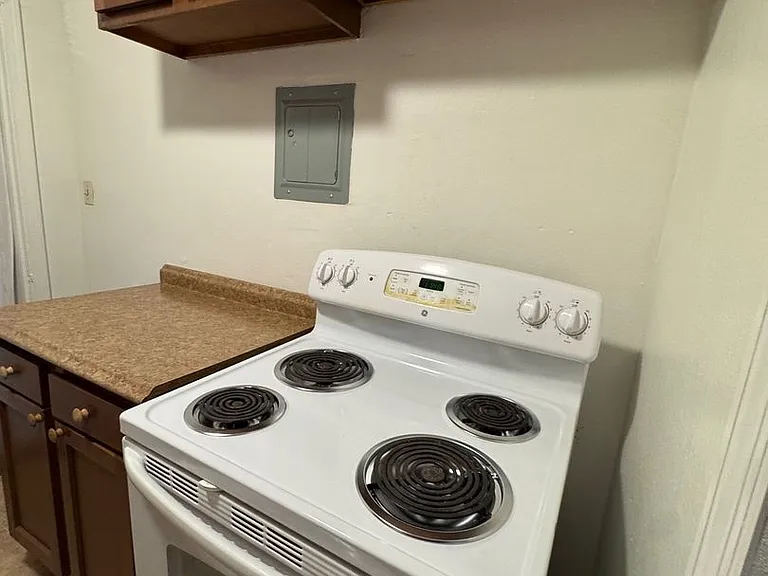 800 Taylor St NE — Photo 9
