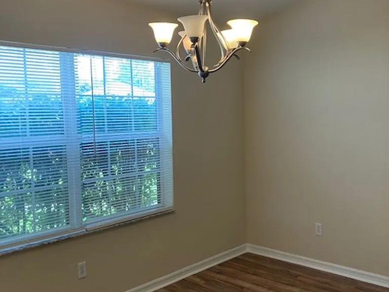 21 Bennett Ln — Photo 2