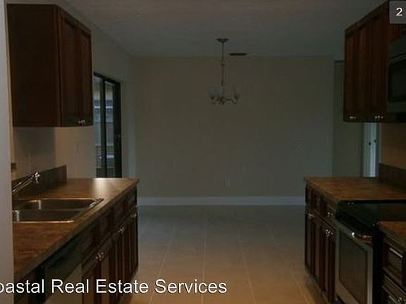 2nd image of 1049 SW Dalton Ave