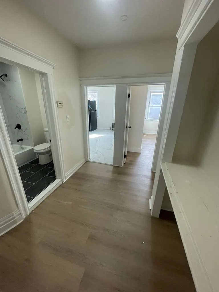 3 bed, $2,100 — Photo 3