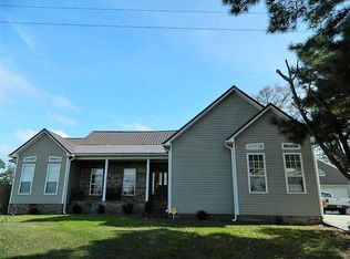 1842 N Highway 301 Hwy, Trenton, GA 30752