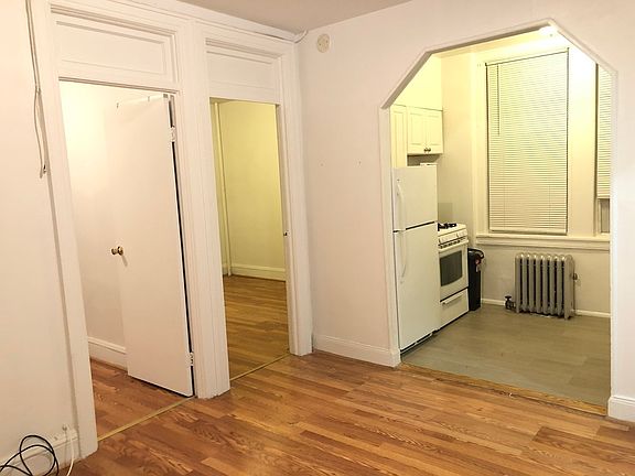 4th image of 31-33 33rd St #1R