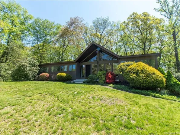 499 Wagon Trail, Orange, CT 06477