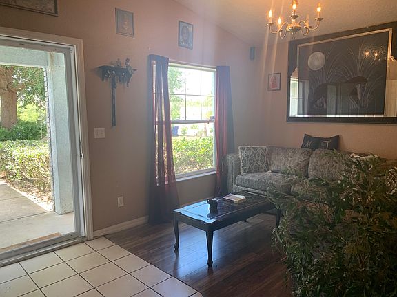 3rd image of 327 Betty Ln