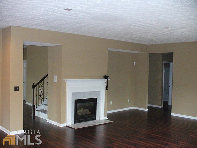 2nd image of 2946 Edgewater St SW