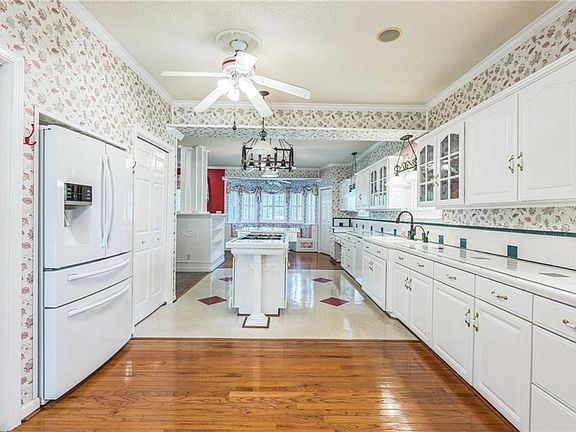 2nd image of 113 Heatherwood Ln