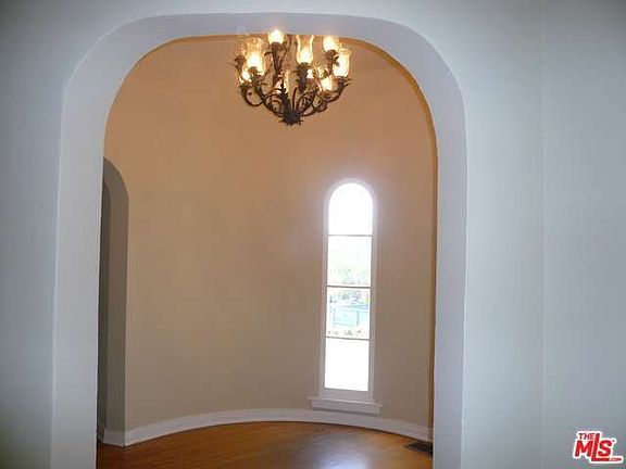 3rd image of 3132 Patricia Ave