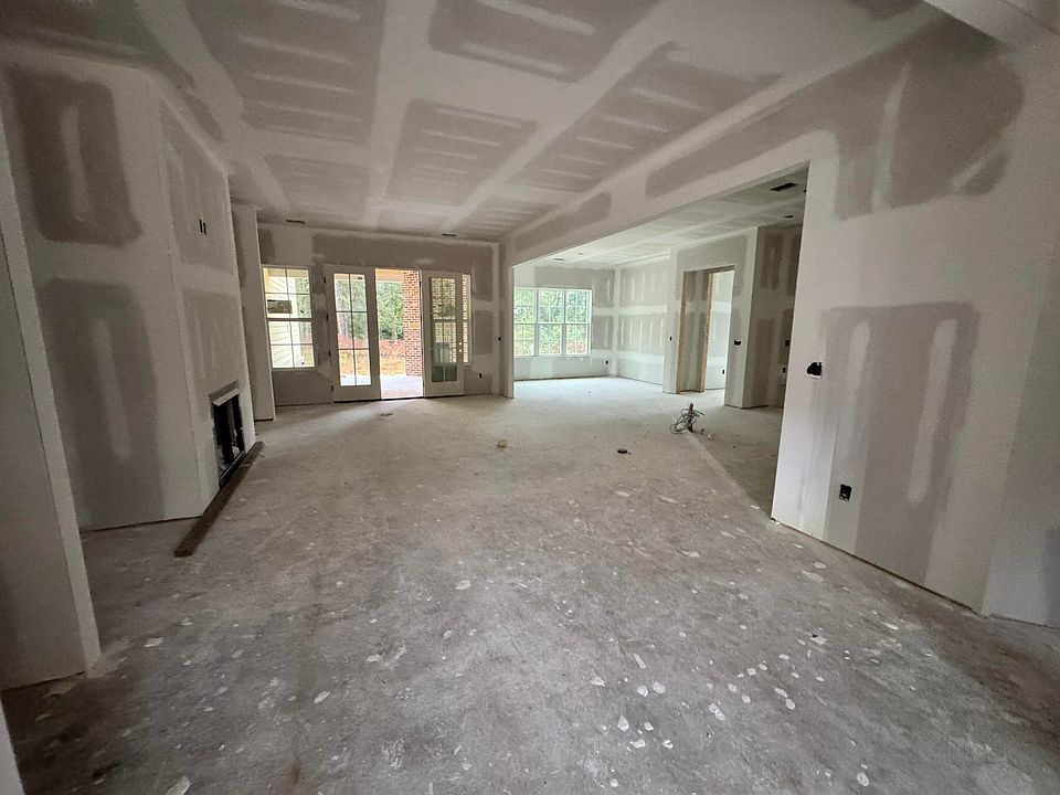2nd image of 302 Summer Place