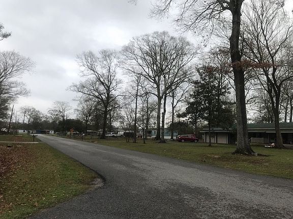 4th image of 39362 Country Dr