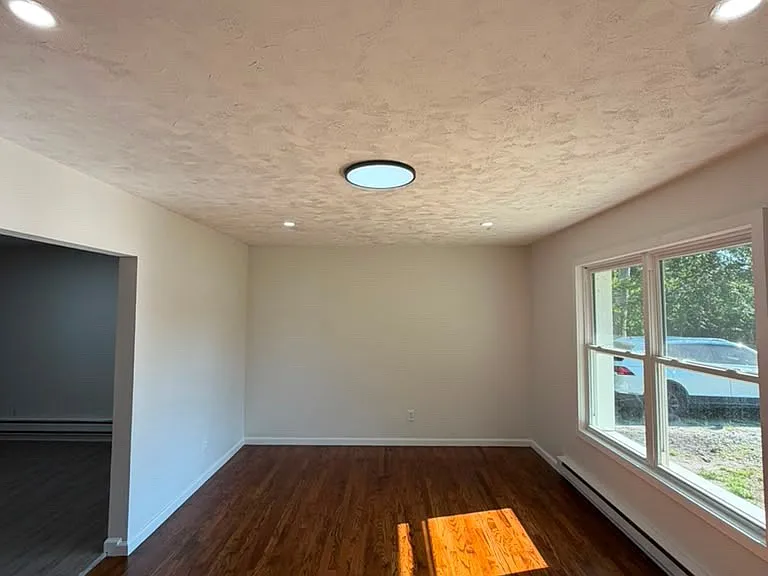 304 Iroquois Trl — Photo 5