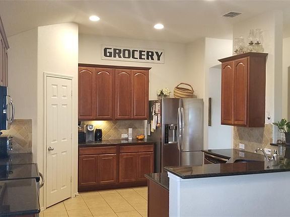 5th image of 15600 Gatehouse Dr