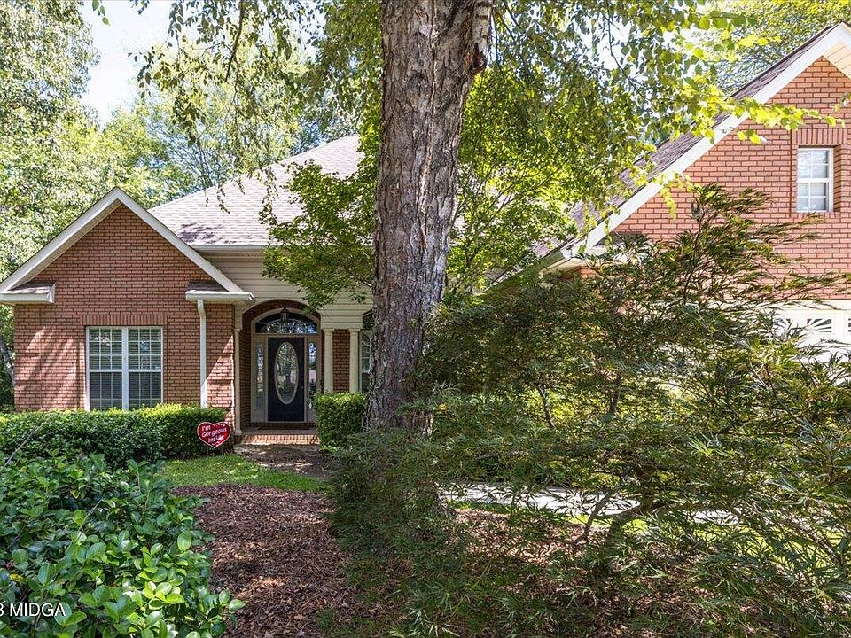 1st image of 216 Plantation Dr