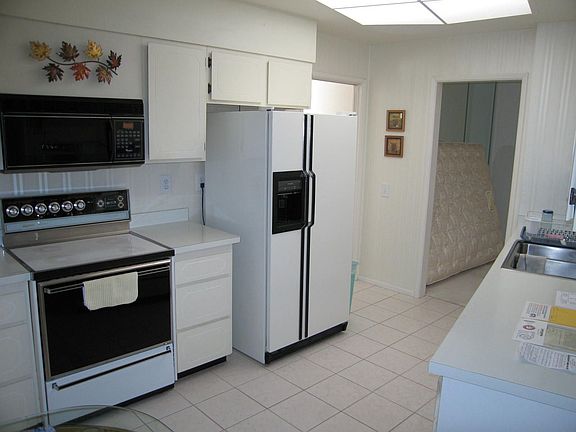 4th image of 10902 W Jacaranda Dr