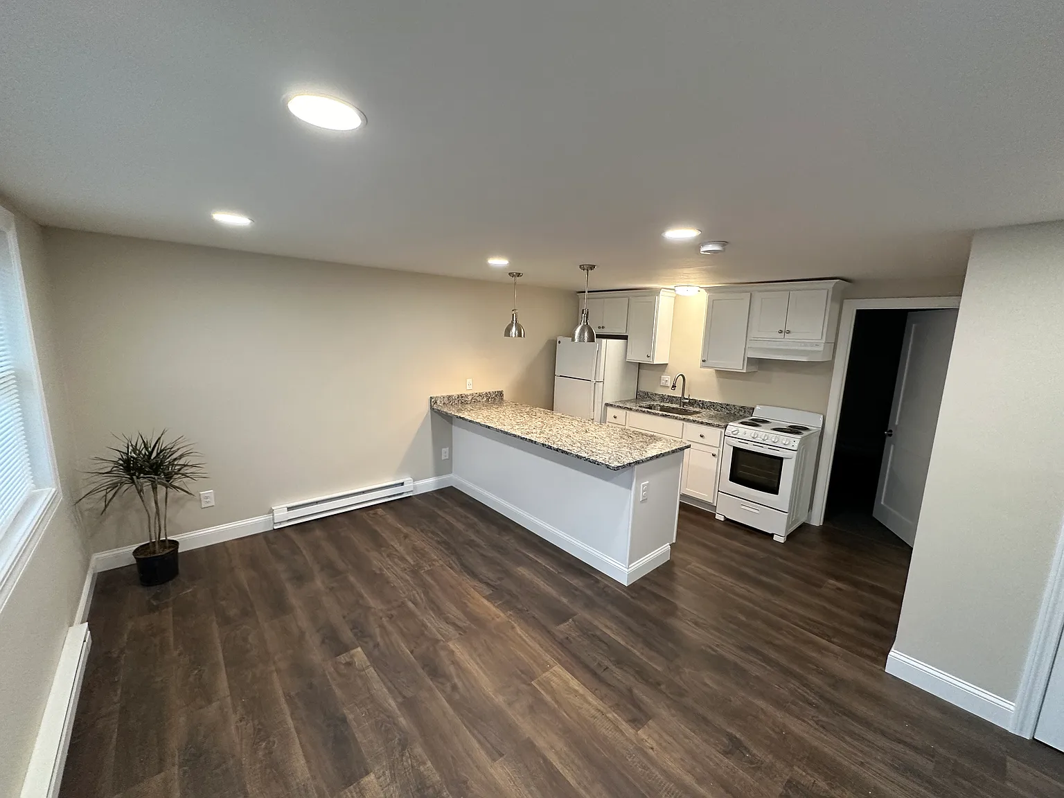 1 bed, 500 sqft, $1,900 — Photo 3
