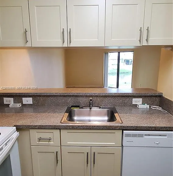 9823 Nob Hill Ct #9823 — Photo 7