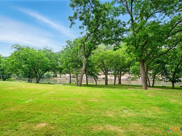 540 River Run APT 112, New Braunfels, TX 78132