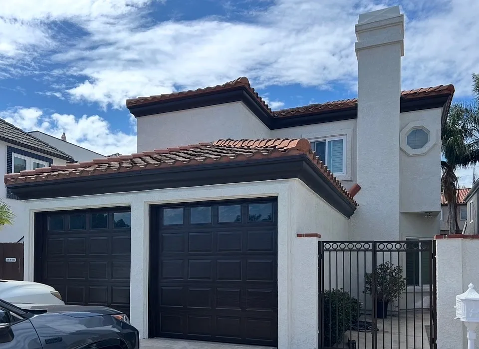5 bed, 4.5 bath, 2831 sqft, $7,300 — Photo 1