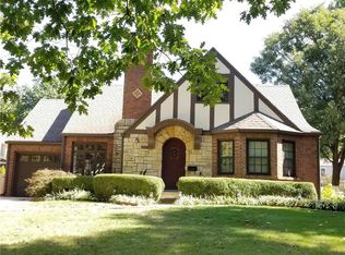 5445 Aberdeen Rd, Fairway, KS 66205