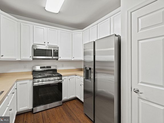 4th image of 3830 Lightfoot St Unit 131