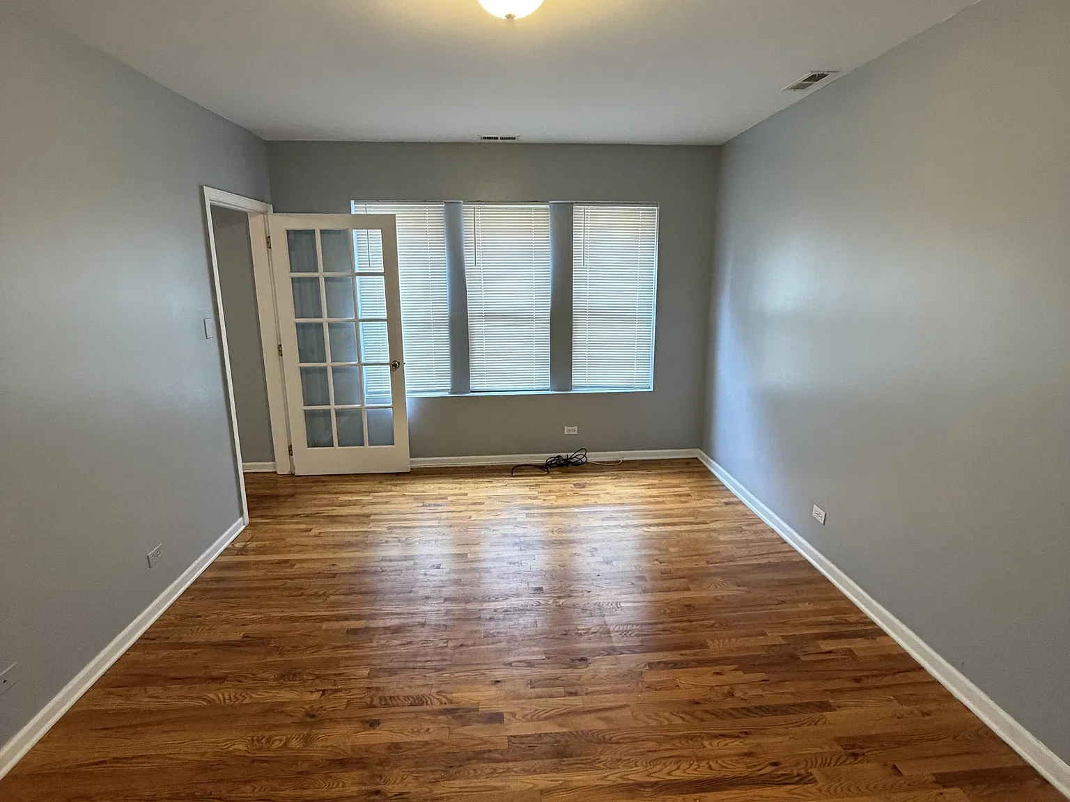 1303 E 71st Pl — Photo 3