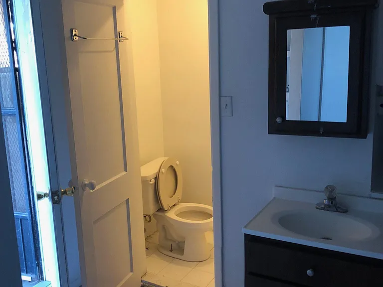 1116 E California Ave — Photo 11