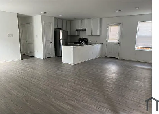 4 bed, 1492 sqft, $2,150 — Photo 4