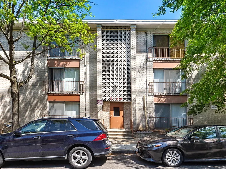 5120 Astor Pl SE — Photo 2