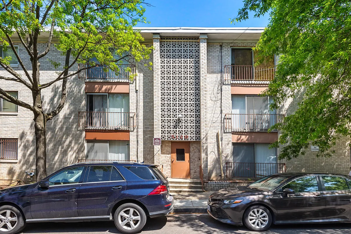 Building Photo - 5120 Astor Pl SE