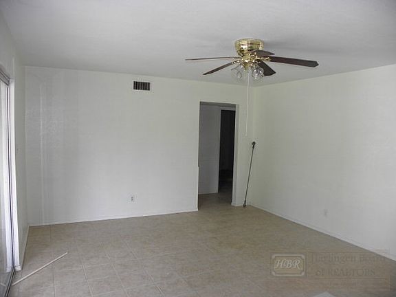 3rd image of 213 E Darrell Wayne Shipp St