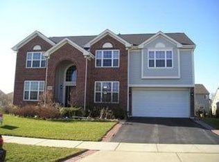 2958 Shamrock Dr, Elgin, IL 60124