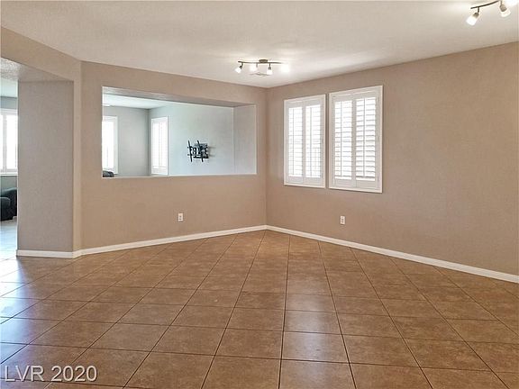 5th image of 10125 Chestnut Wood Ave