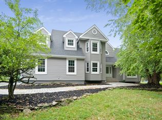 2 Benjamin Trl, Pennington, NJ 08534