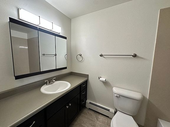 5th image of 700 Moore St #2