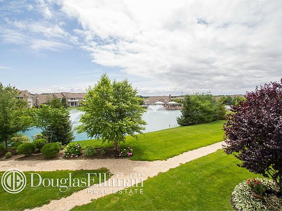 3rd image of 125 Pond Cir
